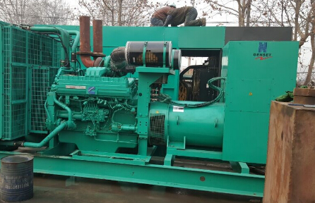 昂昂溪发电机组如何判断水冷式机油散热器内部是否需要清洗？